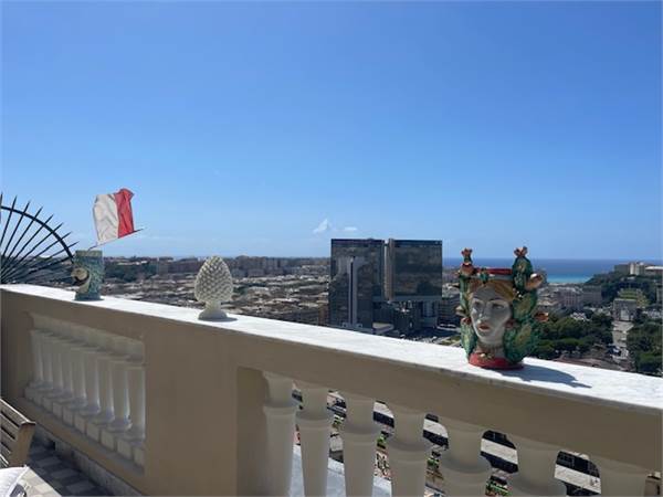Splendido attico con impagabile vista mare e su tutta Genova
