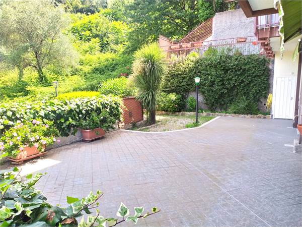 Appartamento di 100 mq con giardino e terrazzo
