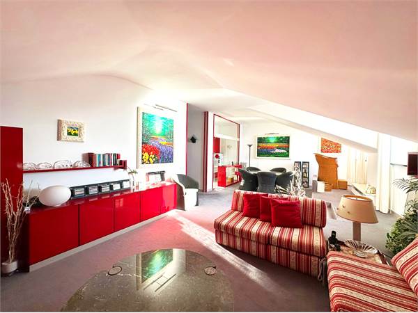 Appartamento di 135 mq con strepitosa vista mare